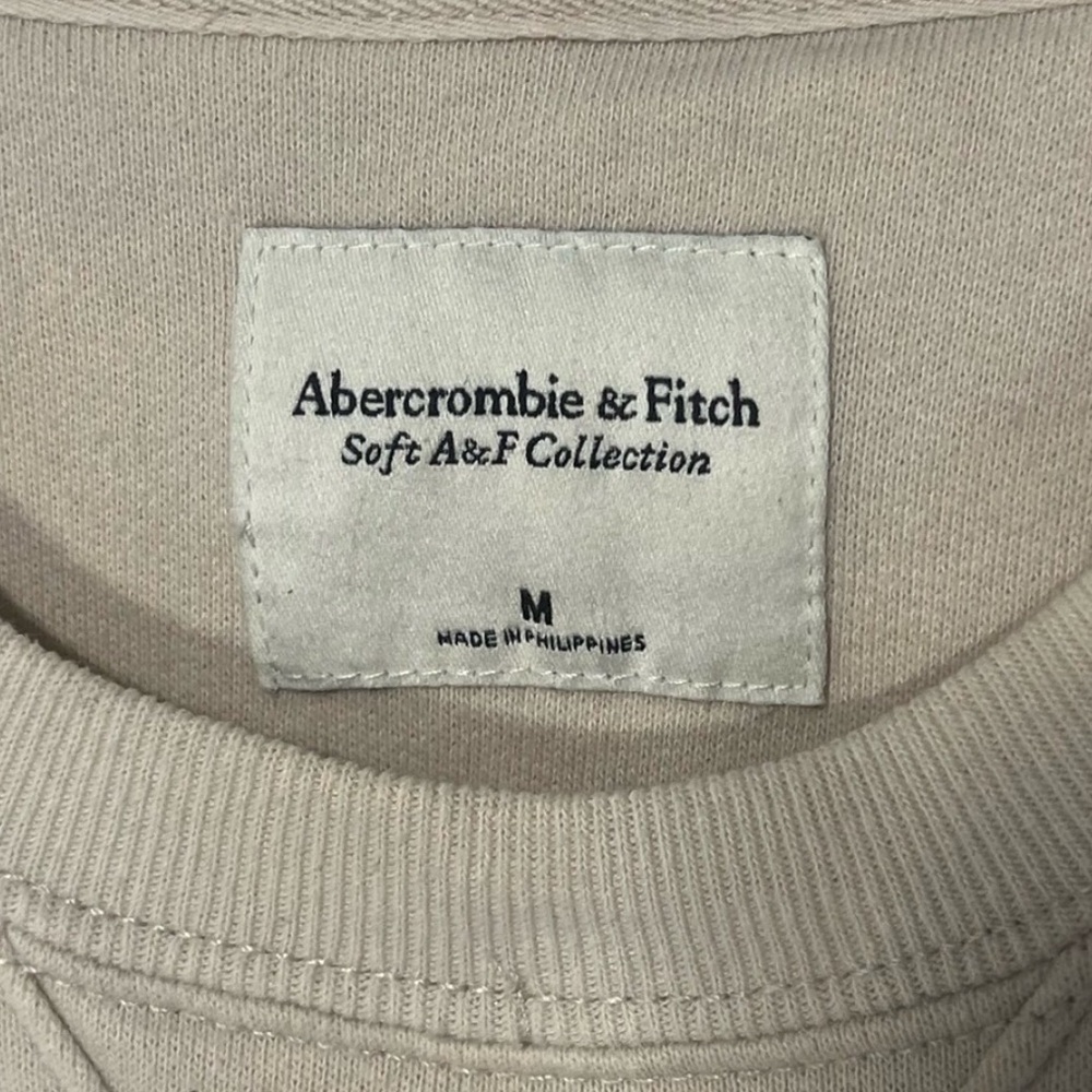 NWT Ambercrombie & Fitch soft collection Paris sweatshirt. - Picture 3 of 3